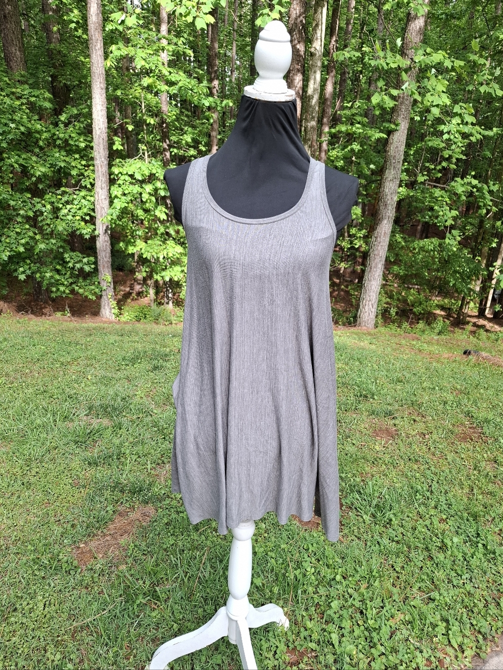 Alice + Olivia Melange Raceback Tank Gray Size Medium